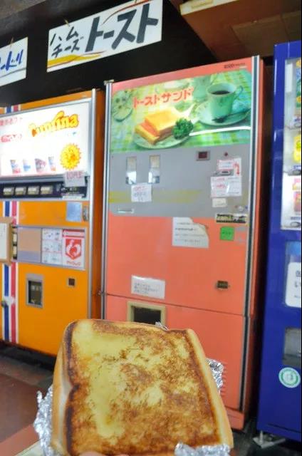 剛考好的吐司面包。（圖片來(lái)源：日本《朝日新聞》網(wǎng)站）